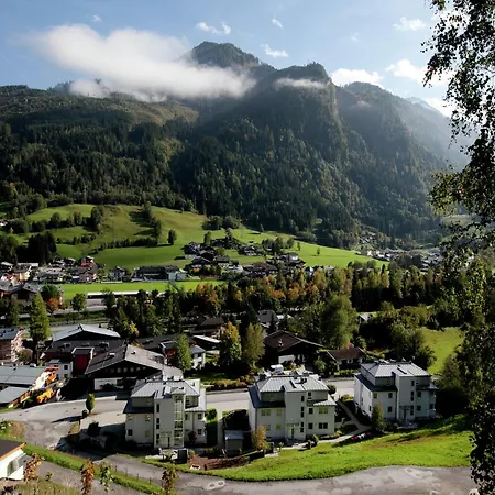 Near Lift & Glacier Daire *