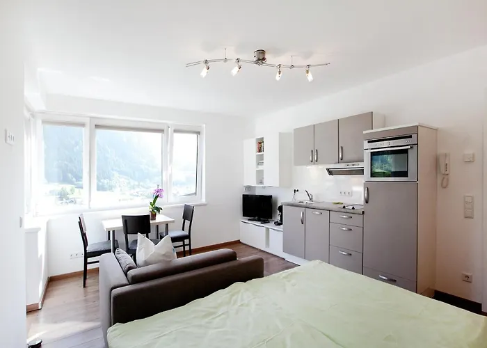 Near Lift & Glacier דירה קפרון